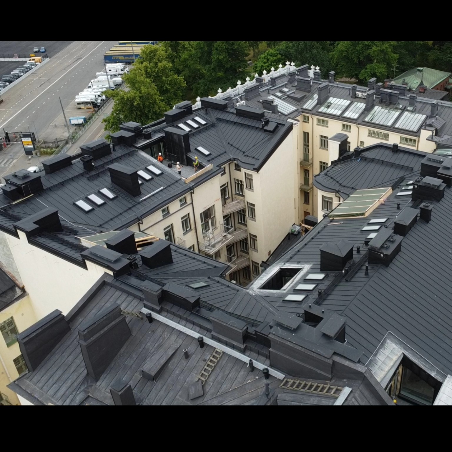Eteläranta 4 — Eteläranta 4 jumts un iekšpagalms no augšas